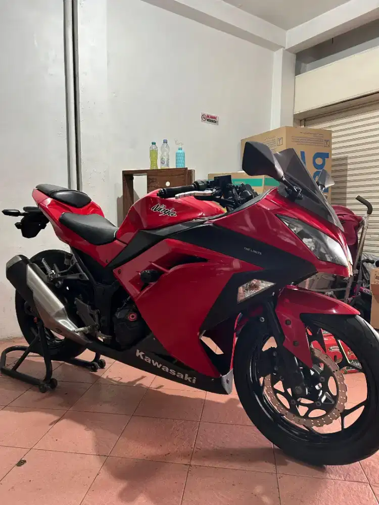 Moge Kawasaki Ninja 250 FI Merah Mulus Original
