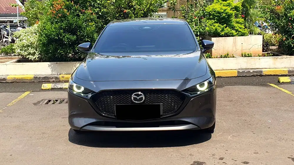 Mazda 3 Mazda3 Hatchback 2.0 Skyactive Sunroof Grey On Red 2023 Record