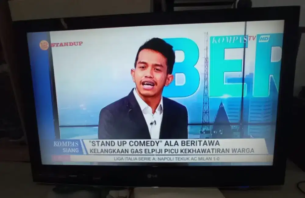 tv lcd  LG 42inch masih analog+remote.normal jual cepat.lokasi merr