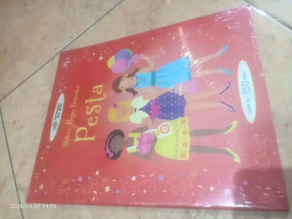 Buku Stiker Baju Boneka Pesta