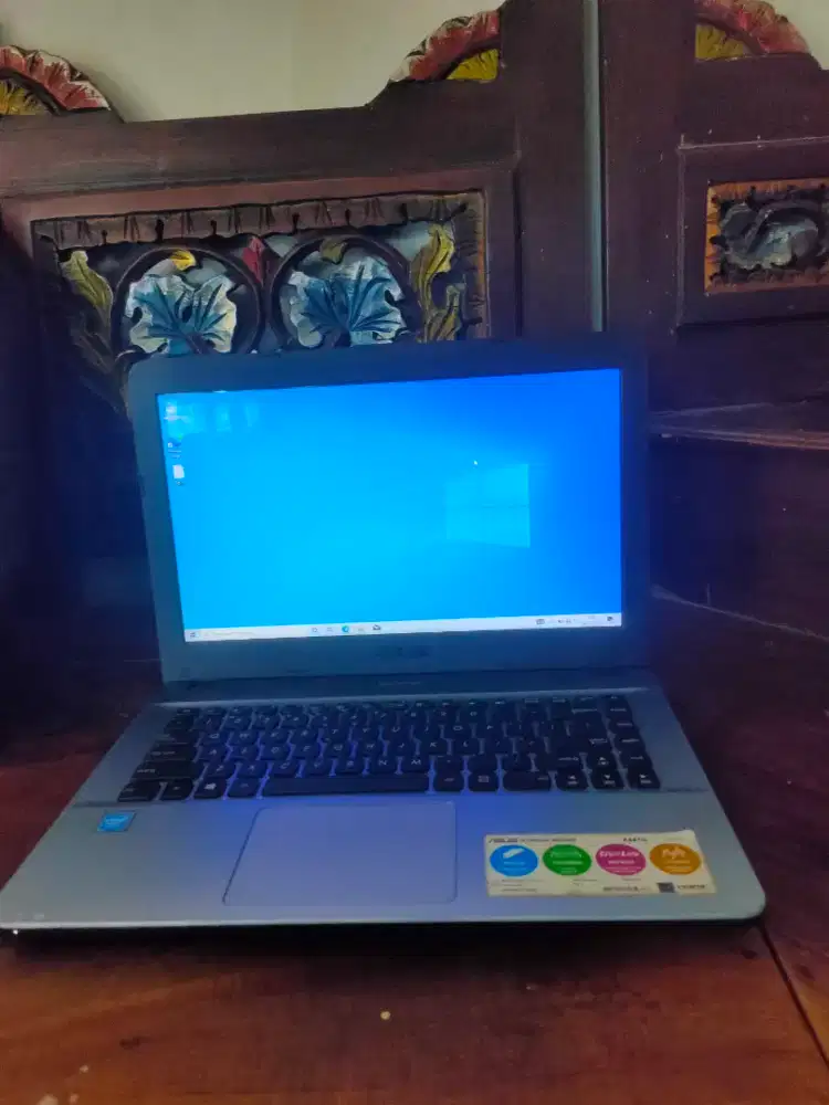 Laptop Asus normal no minus