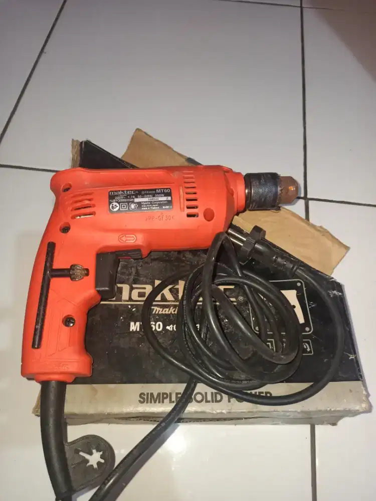 Mesin bor MAKTEC MT60 asli, nyala jarang di pakai.