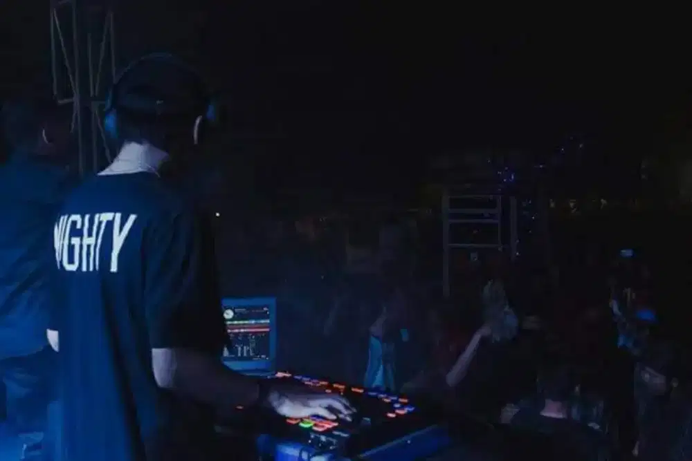 Butuh pekerjaan Office Boy