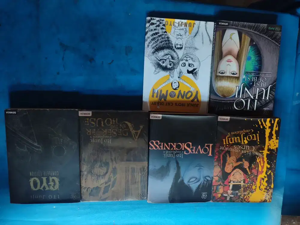 Komik naruto, attack on Titan, junji ito