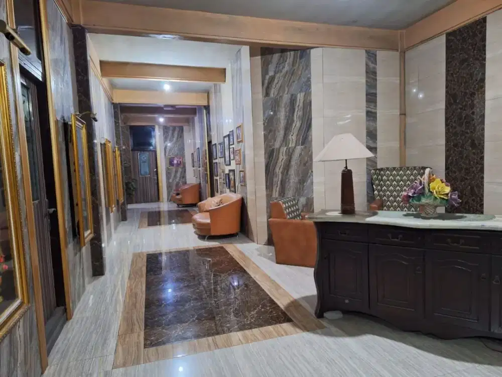 Tempat Usaha STRATEGIS di Raya Manyar Surabaya  HADAP JALAN RAYA