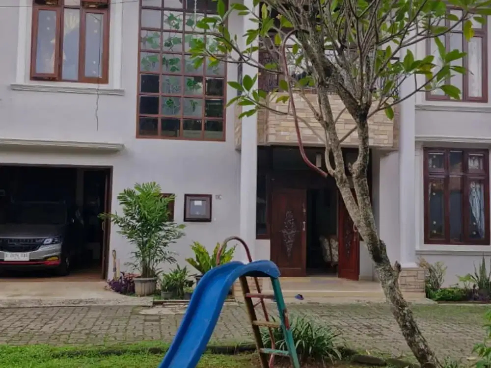 WTS / Dijual Cepat Rumah Siap Huni, Ada Halaman Terbuka, dan Sangat Strategis di Cilandak, Jakarta Selatan