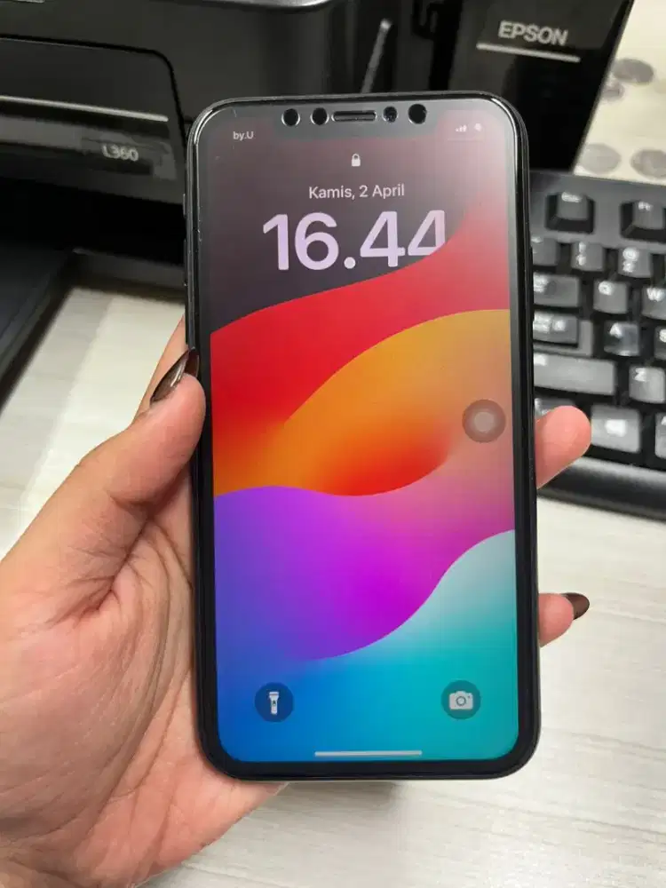 IPHONE XR 64GB WARNA HITAM RESMI IBOX