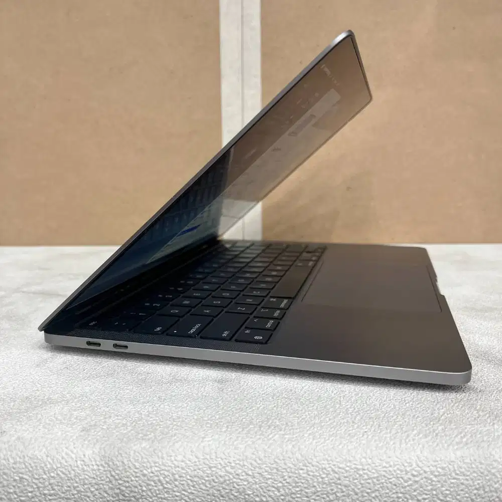 Macbook Pro 13 inch, M1 2020 RAM 8/512GB second