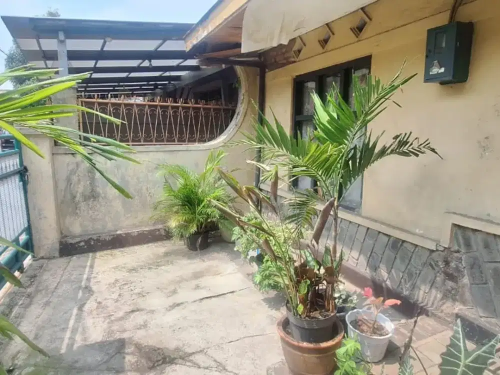 Rumah di Pusat Kota Bandung sayap Supratman Riau lokasi strategis