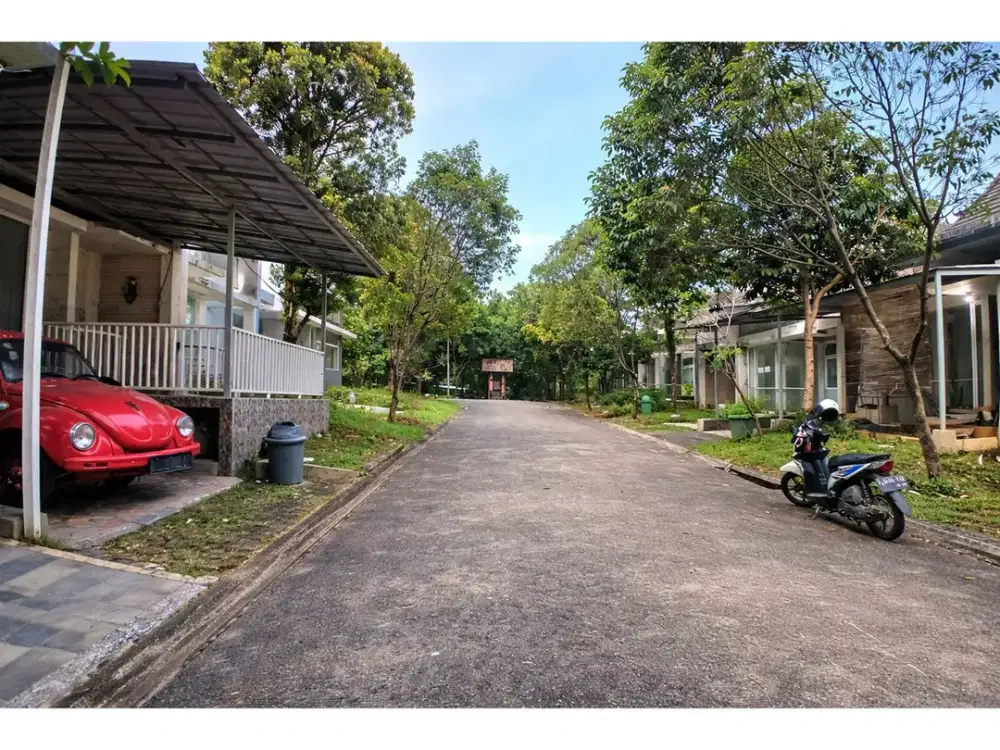 DIJUAL RUMAH BAGUS SEMI FURNIS DI GREEN VALLEY SENTUL CITY SSR407