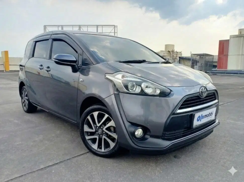 DP MURAH Toyota Sienta 1.5 V Bensin-MT 2017  CSKXB