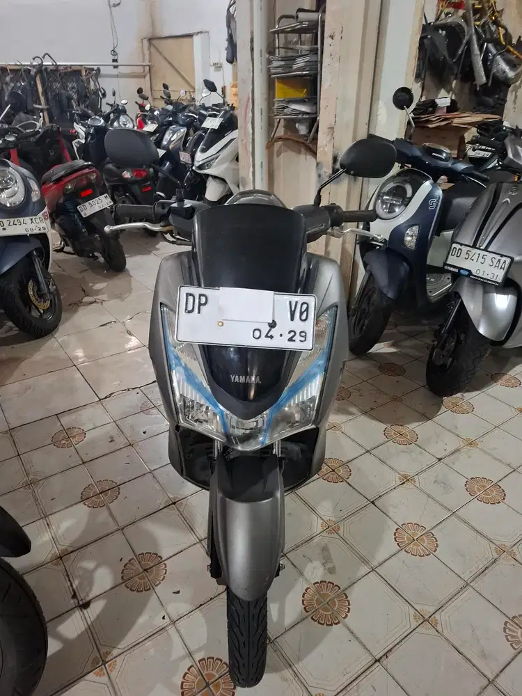 Yamaha Lexi 125cc 2018 abu-abu