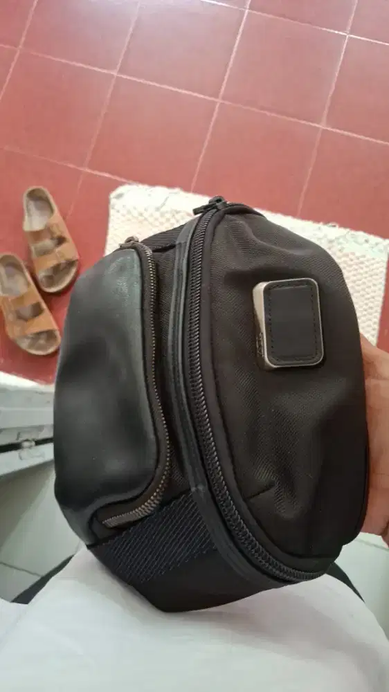 Tas selempang tumi original