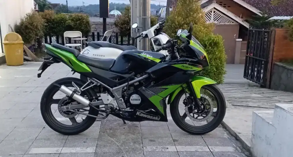 Kawasaki ninja R