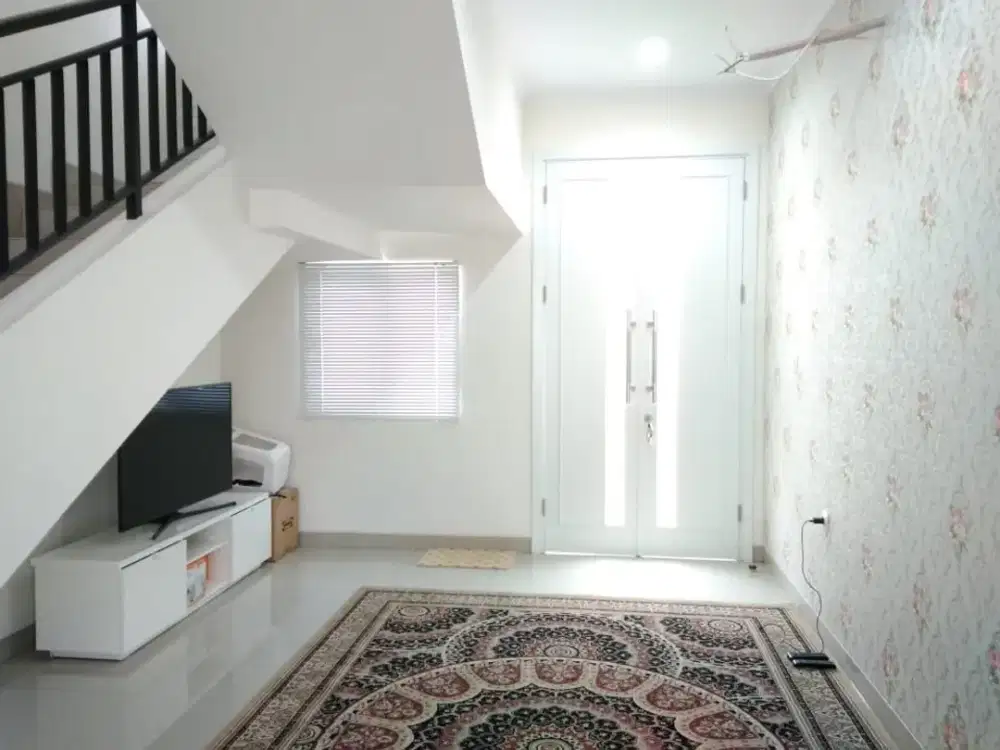 Disewakan Rumah 2 Lantai Nyaman Siap Huni Minimalis Lokasi di Summarecon Cluster Amanda Bandung