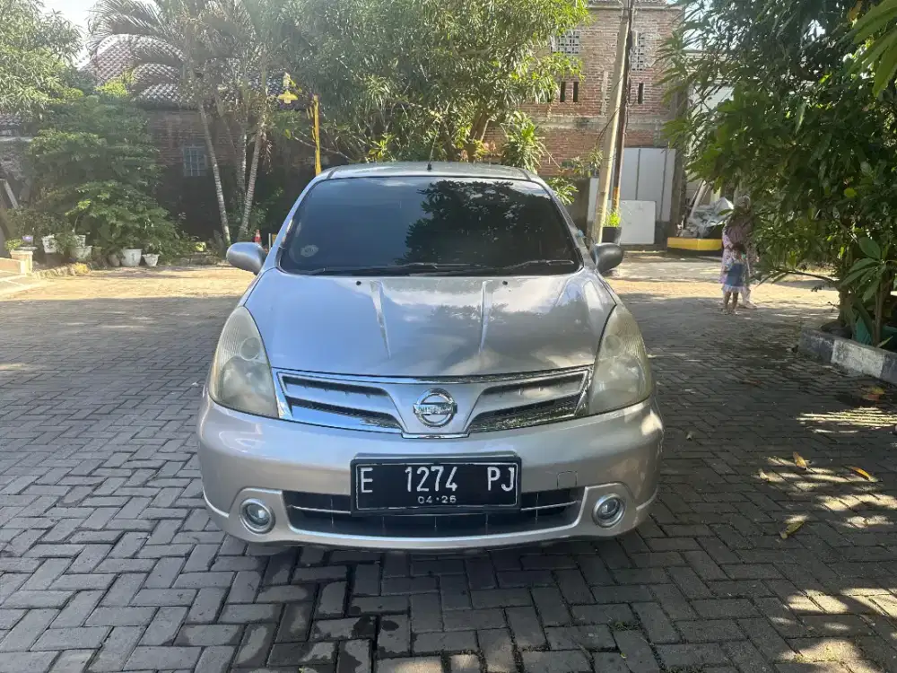NISSAN GRANDLIVINA 1.5 XV 2011