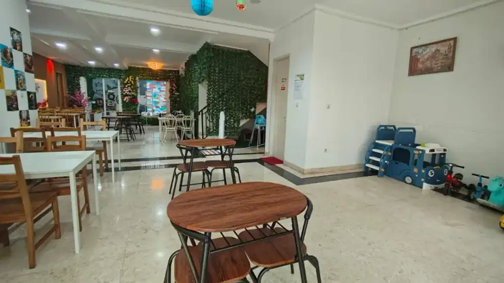 Meja kursi cafe. Merk Informa. Set 1 meja 2 kursi. Preloved ex cafe