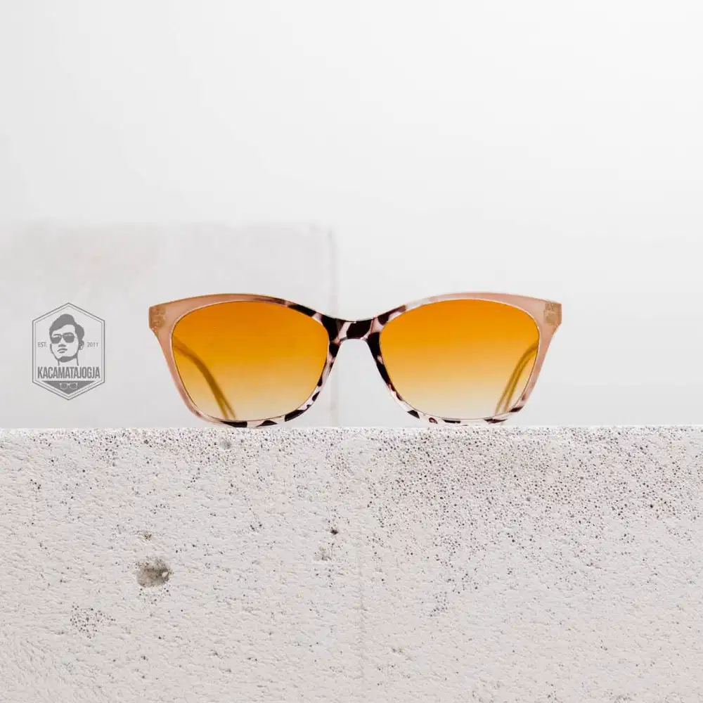 Kacamata Jogja - Kacamata Sunglasses Cateye Tangkai Pegas - Konita 01