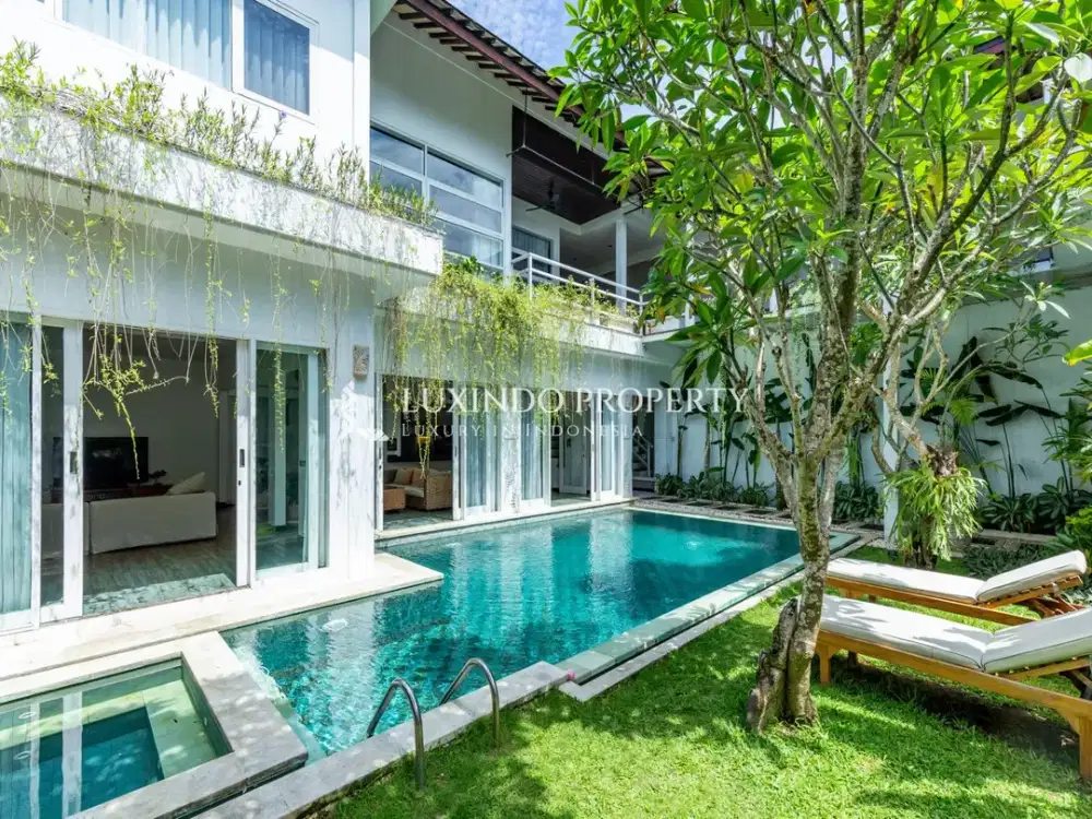 DIJUAL VILLA DENGAN 5 KAMAR TIDUR DI SANUR