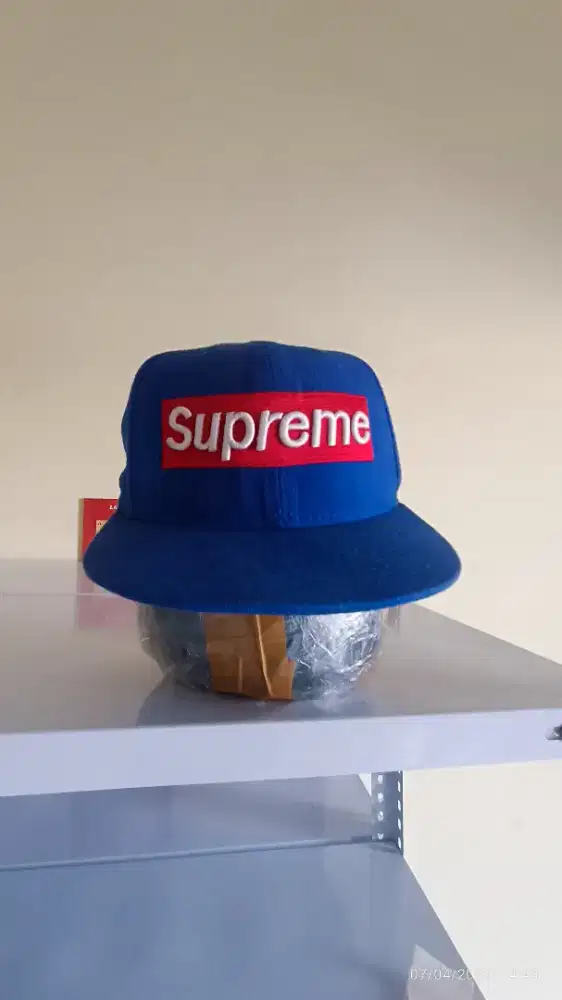 Topi SUPREME BIRU
