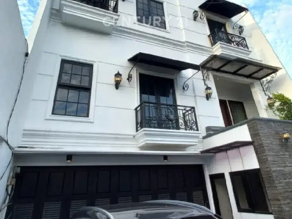 Rumah Rooftop Istimewa  Baru Renov Siap Huni Di Menteng S9572