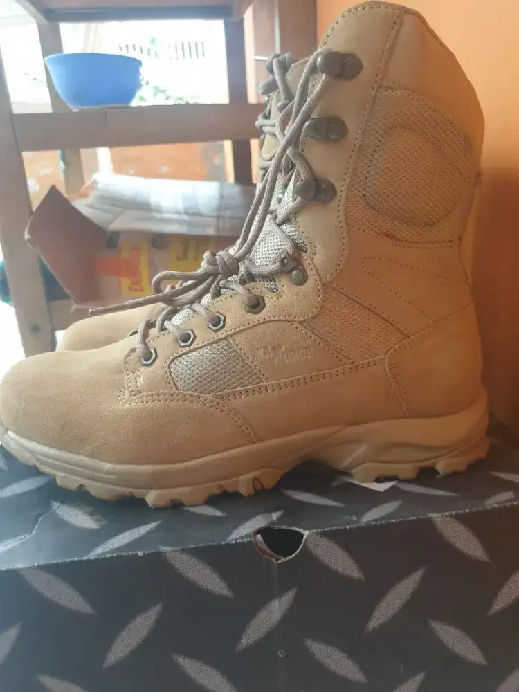 Sepatu tactical maxorce