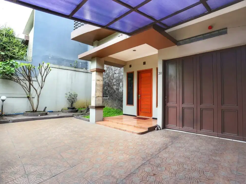 Rumah siap huni strategis 2 lantai dekat bkr bandung