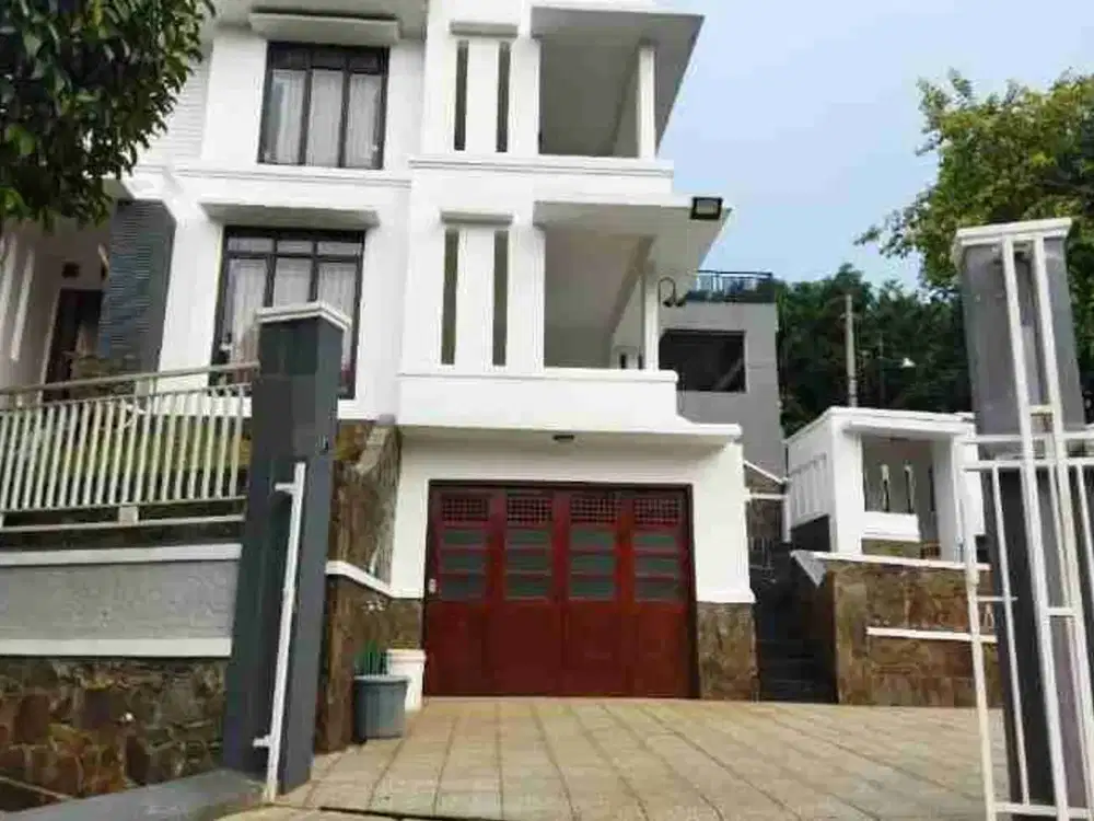 Dijual Rumah Strategis
