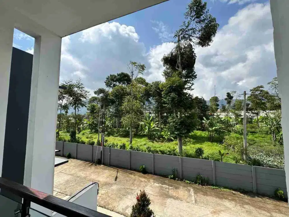 jarang ada rumah semi villa siap huni murah di Cisarua lembang