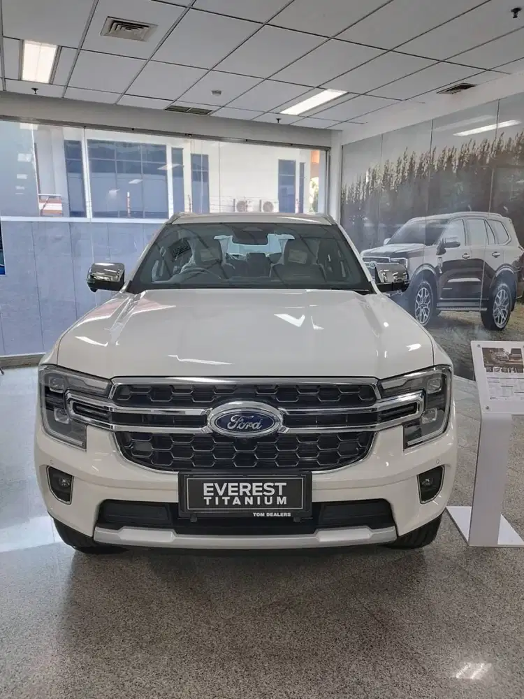 Ford Everest Titanium adalah varian tertinggi dari SUV Ford Motor Comp