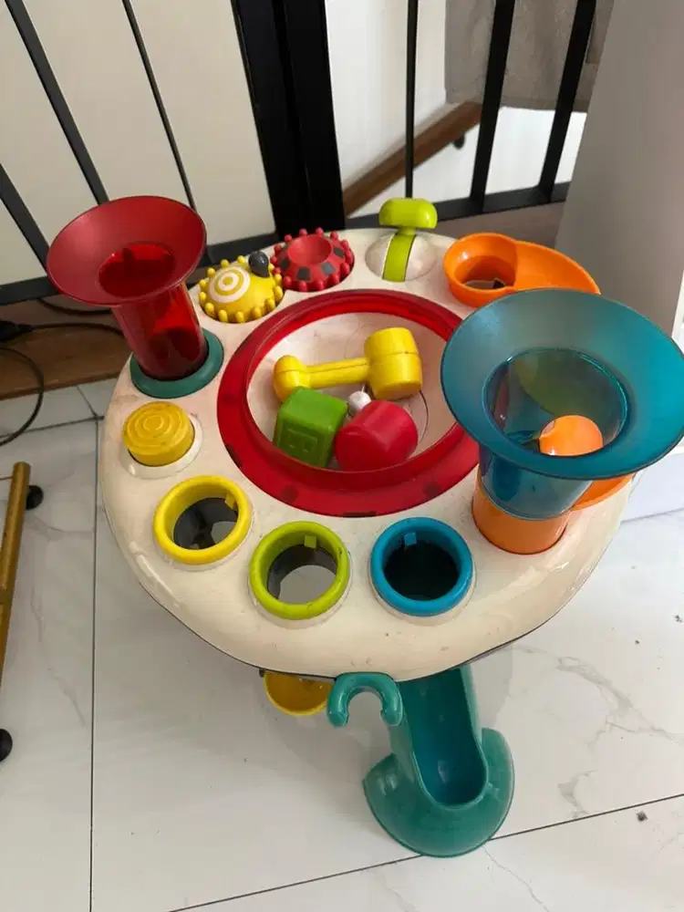 Mainan anak untuk belajar warna