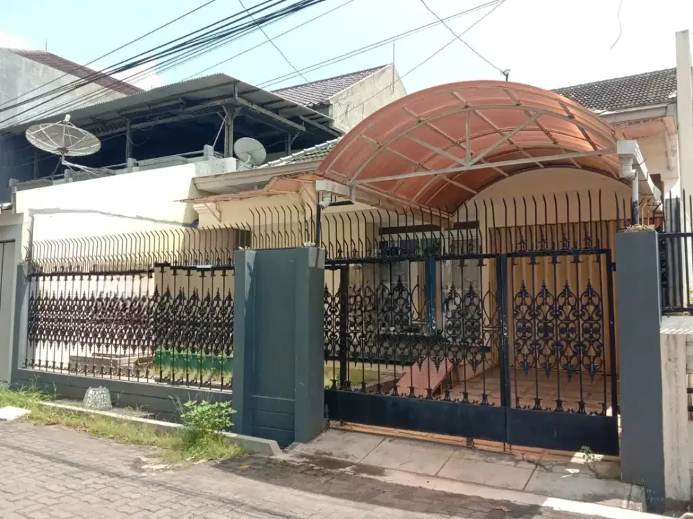 Rumah Tengah Kota Jl. Anggrek Dekat Simpang Lima Semarang