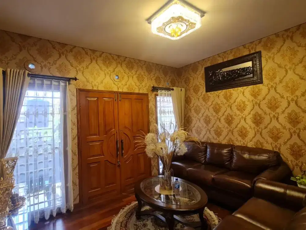 Rumah Mewah Luas di Gunung Batu Sayap Setra Duta Bandung