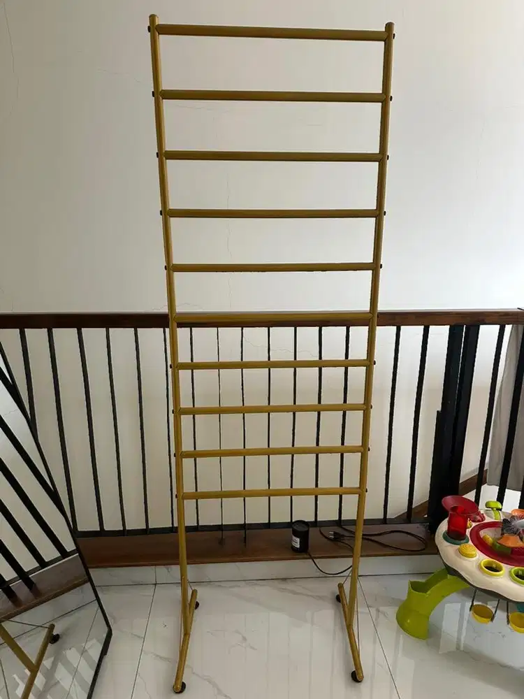 Gantungan untuk kerudung