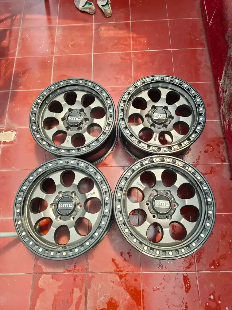 Velg Mobil KMC RIOT R18 Pcd 6x139.7 L 9 ET 18 for Pajero, Fortuner,