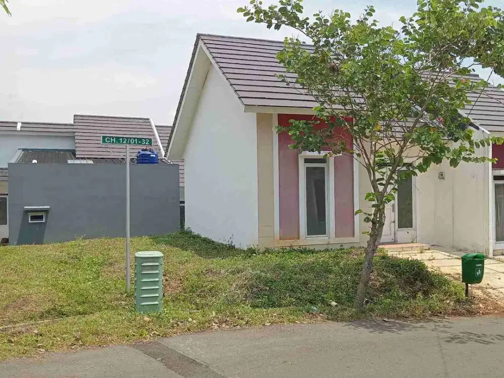 dijual cepat rumah dalam cluster, posisi Hoek, lokasi di puncak perumahan,