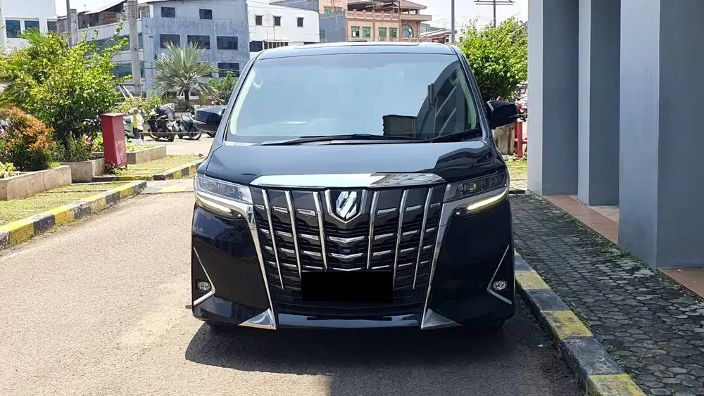 Toyota Alphard 2.5 G AT Pilot Seat AT Black On Beige NIK 2018 Record