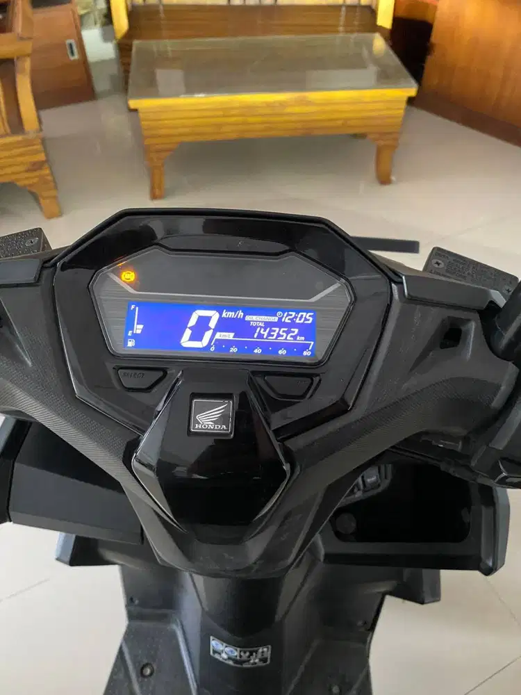 Honda Vario 160 ABS Hitam Doff Mulus No Minus - Surat Lengkap