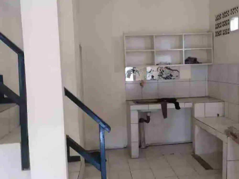 rumah 2 lantai Super Murah hrg BU srt shm akses motor