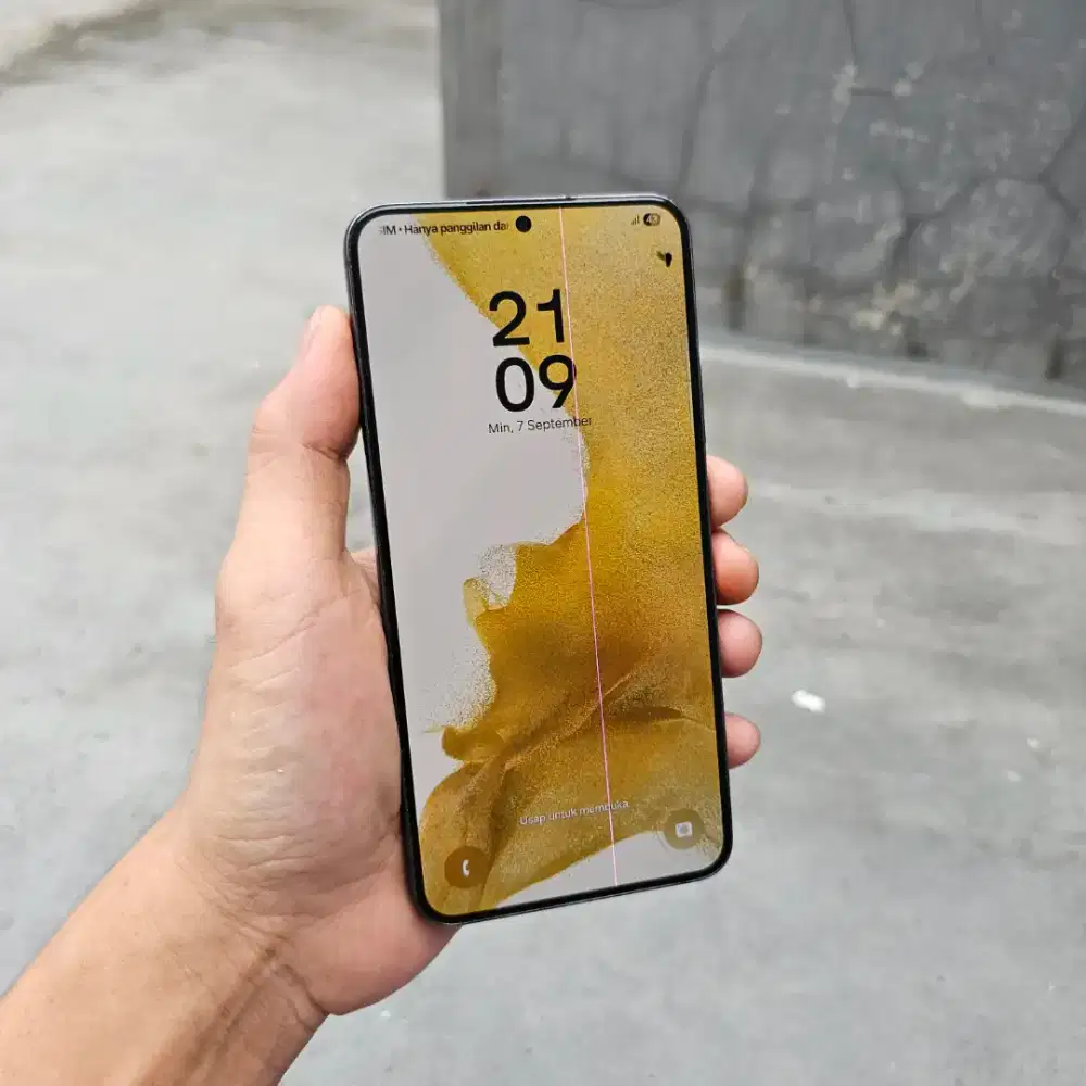 SAMSUNG GALAXY S22 PLUS SEIN 5G 8/128 GB MINUS TOMPEL SECUIL DAN GARIS