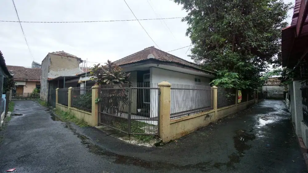 Dijual Rumah Luas 7Br di Karasak Baru, Moh. Toha