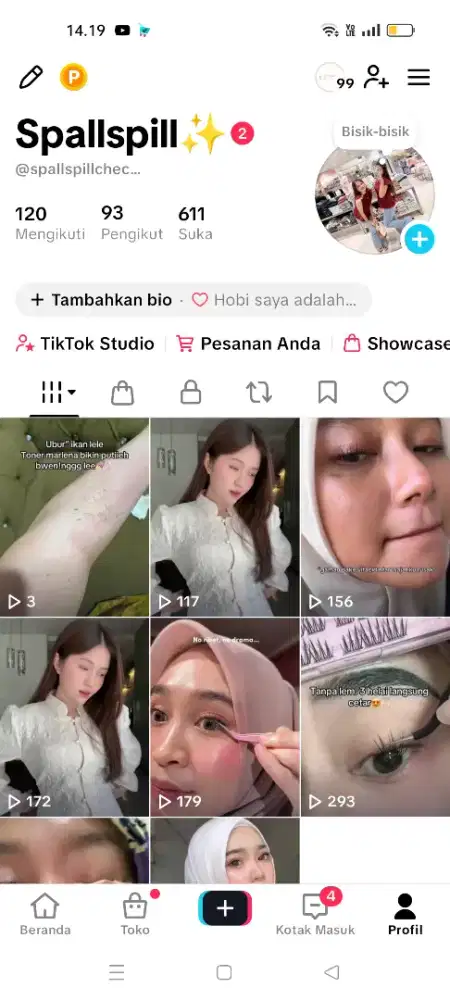 Freelance host live produk skincare dan press on nails