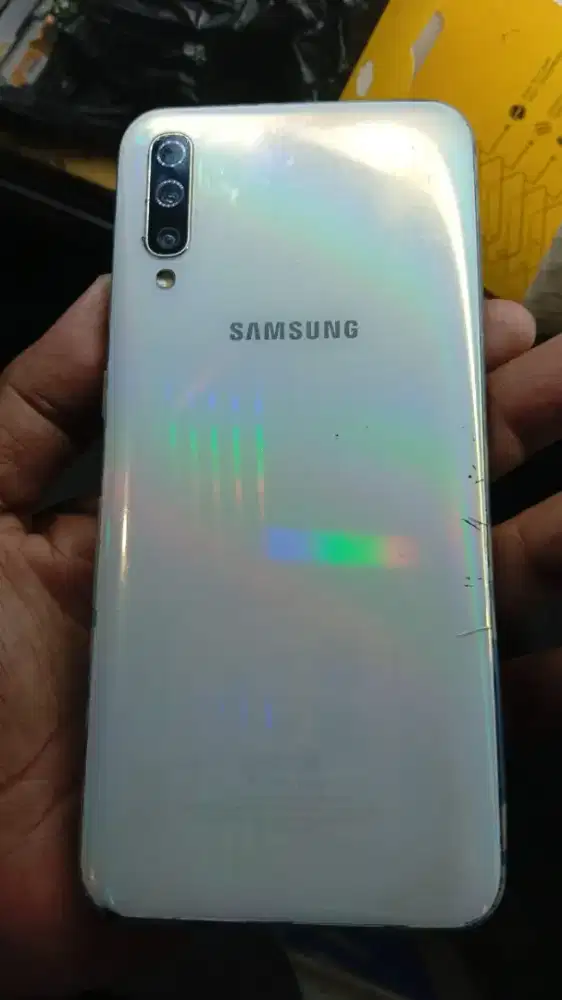 Samsung galaxi 50i 4/64 hp only