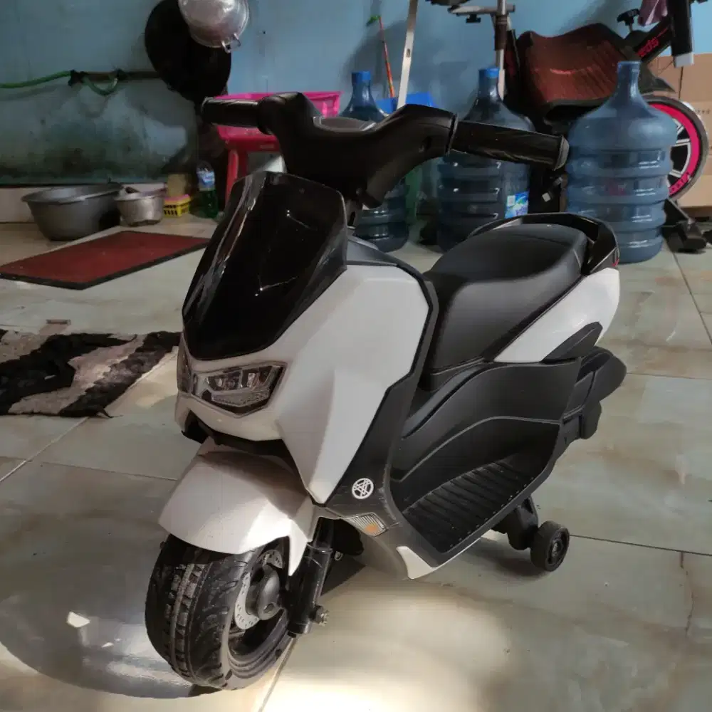 Kendaraan aki nmax anak anak kondisi masih bagus