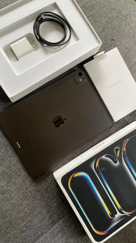 iPhone Pro 11 inci 256gb (M4) inter fullset ori  Space Black