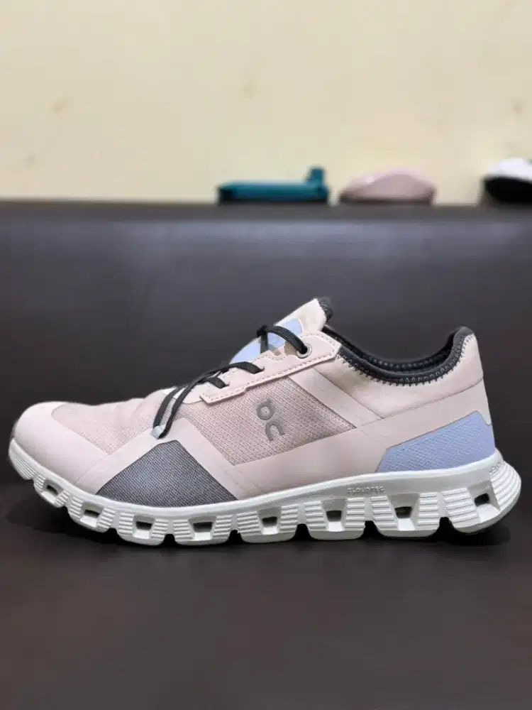 Sepatu on cloud (45) sport/running