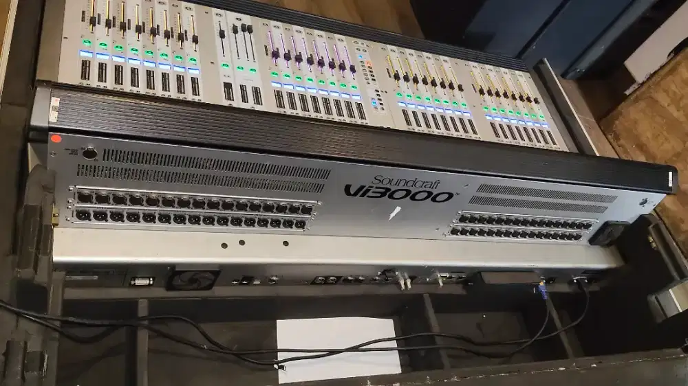 Mixer Soundcraft Vi 3000