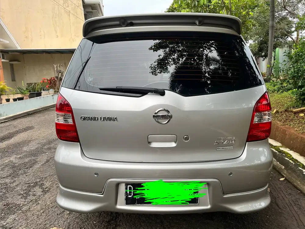 Dijual Nissan Grand Livina Highway Star 2011, 10th Anniversary, Matic