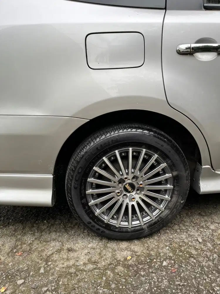 Dijual Nissan Grand Livina Highway Star 2011, 10th Anniversary, Matic