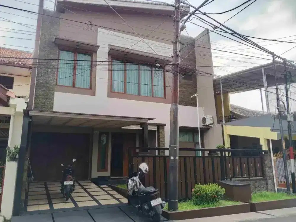 Rumah Baru Mewah & Elegan di Komplek Super Elite Billymoon – Pondok Kelapa